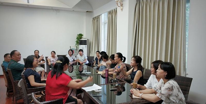 中文系开展教育思想大讨论座谈会_副本.jpg 中文系开展教育思想大讨论座谈会_副本.jpg