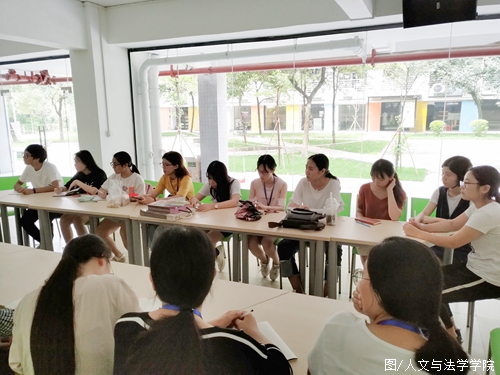 认真做记录的助班心助们.jpg 认真做记录的助班心助们.jpg