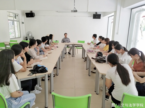 助班心助会议现场.jpg 助班心助会议现场.jpg